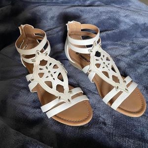 Makalu Boho Embellished Fancy White / Gold Hippie Summer Sandals